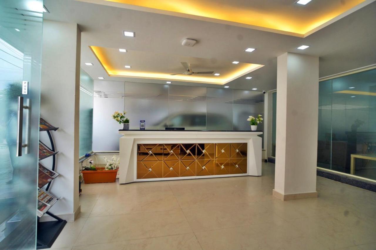 Hotel Sterling Inn Bangalore International Airport Yelahanka المظهر الخارجي الصورة